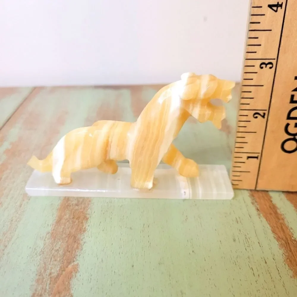 Vintage Natural Agate Lion Carved Stone Sculpture